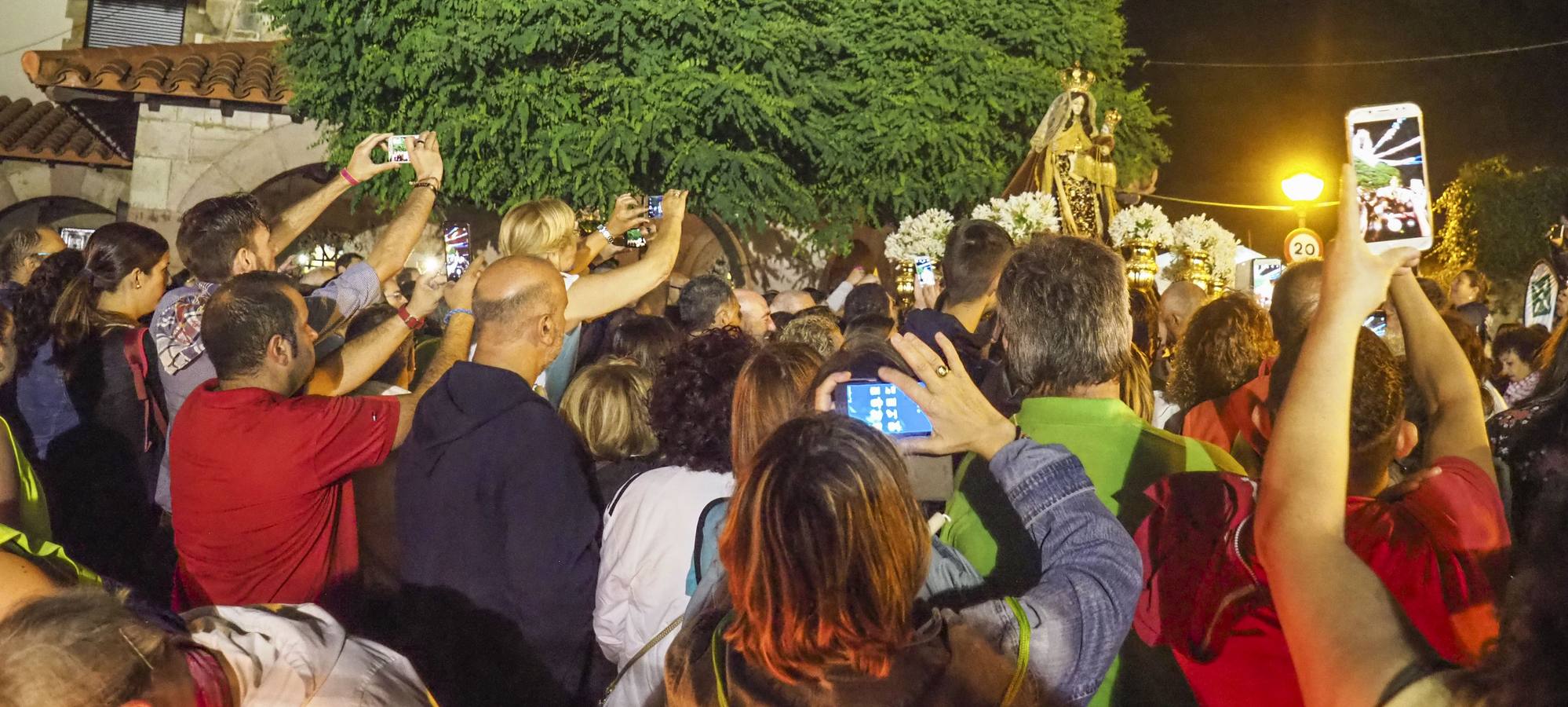Revilla de Camargo se rinde ante la Virgen del Carmen