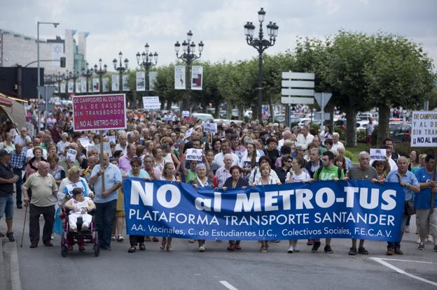 Segunda gran manifestación contra el MetroTUS