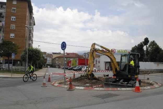 Nueva rotonda en la Barcenilla