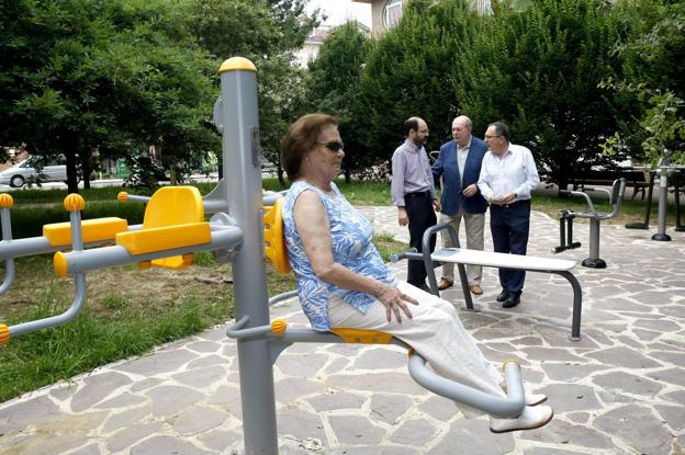 Torrelavega estrena parque biosaludable para adultos en el Bulevar Ronda
