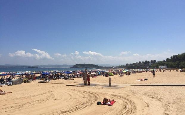 Salvan a dos bañistas a punto de ahogarse en la Segunda playa de El Sardinero y en Helgueras, en Noja