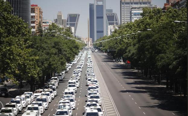 Las asociaciones de taxistas mantienen la huelga pese a la nueva oferta del Gobierno