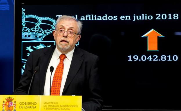 Empleo responde a Casado: «Los extranjeros son una oportunidad de mantener nuestro estilo de vida»