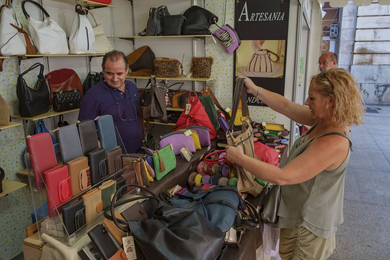 La Feria de Artesanía de Santander reúne en La Porticada 34 puestos