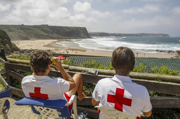 Cruz Roja pide «prudencia» a los bañistas después de 104 rescates en lo que va de verano