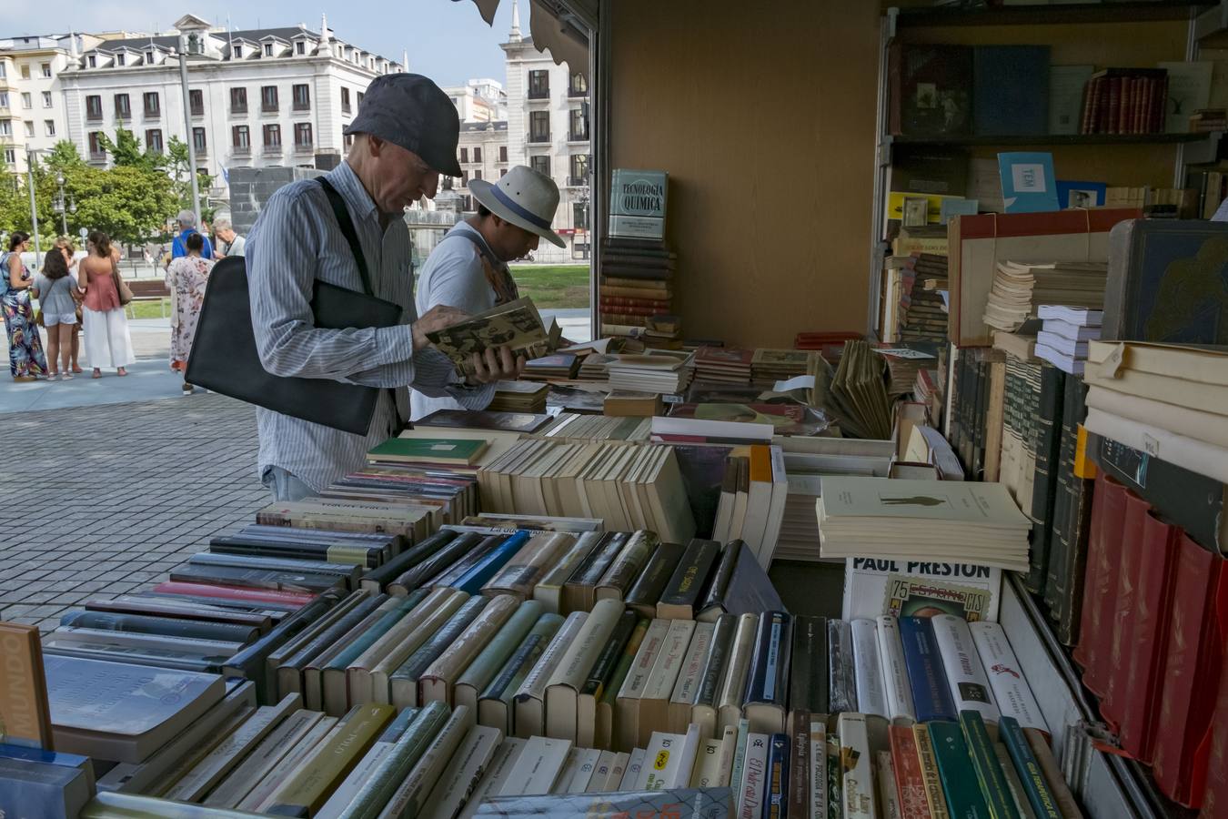 Feria del libro viejo en Santander
