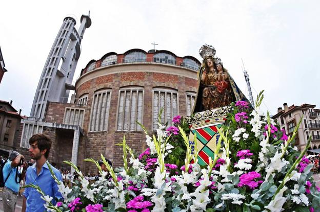 Devoción a flor de piel por La Patrona