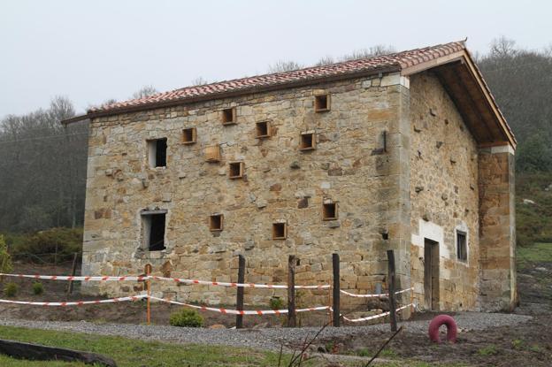 Medio Rural financiará una sala de extracción en la Casa de la Miel