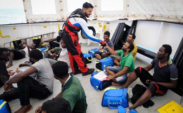 Torra ofrece tres puertos de la Generalitat al 'Aquarius': «Cataluña siempre será tierra de acogida»