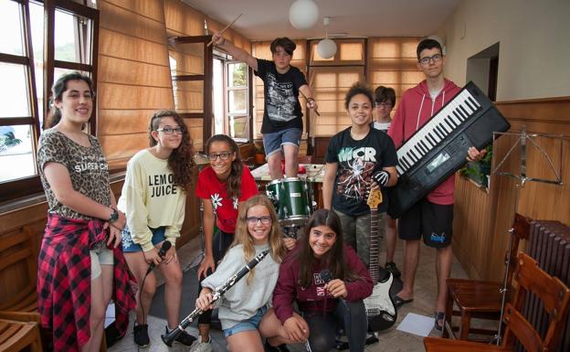 Un albergue con mucha música