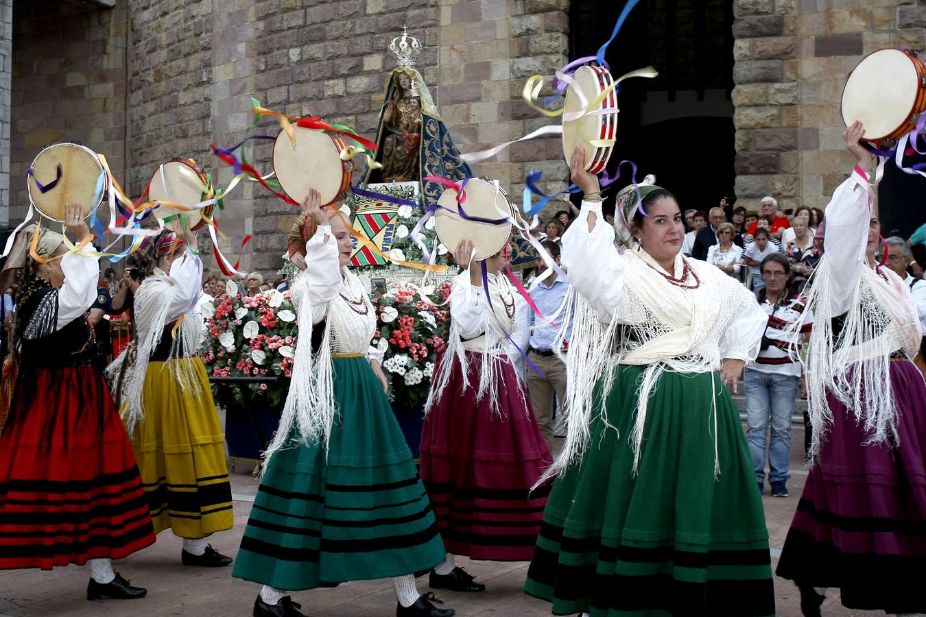 Procesión de la Virgen Grande por Torrelavega