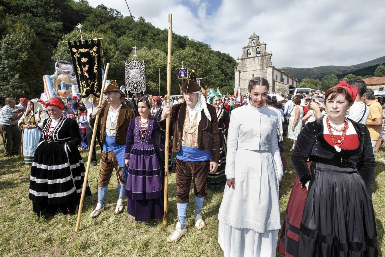 Los pasiegos veneran a su Virgen de Valvanuz