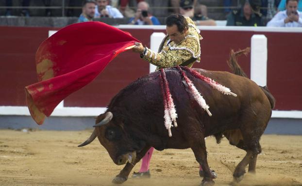 El Cid, Juan del Álamo y Fortes lidiarán el 8 de septiembre a astados de Victorino Martín