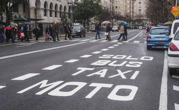 Todos los taxistas de Cantabria podrán circular por el carril rápido de Santander