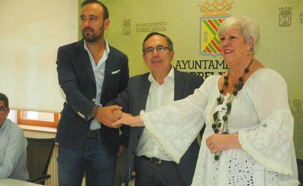 Blanca Rosa Gómez Morante pacta con PRC-PSOE para desbloquear el presupuesto de Torrelavega