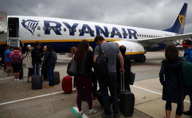 Ryanair cobrará por el equipaje de mano a partir de noviembre