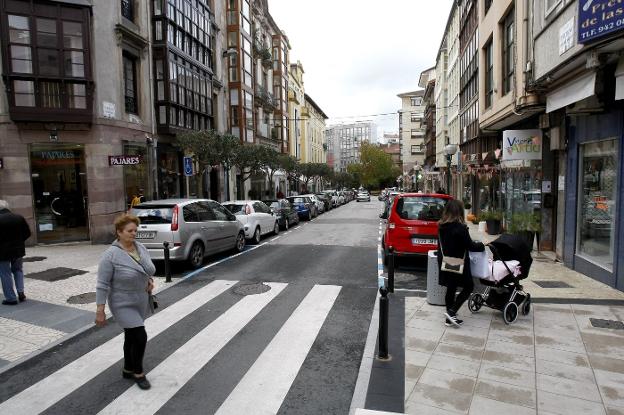El pacto presupuestario en Torrelavega provoca duras críticas en el PP y alabanzas entre los empresarios