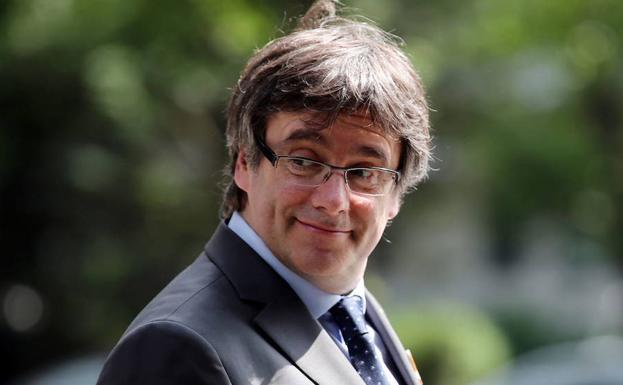 Puigdemont urge a Sánchez a poner en la mesa una oferta sobre el derecho de autodeterminación