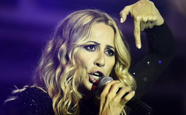 Marta Sánchez anima el Festival de las Naciones, que encara su recta final