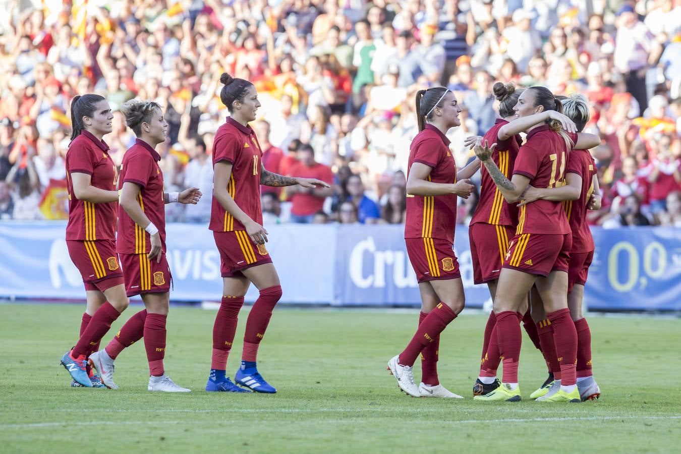 España golea a Finlandia en El Sardinero