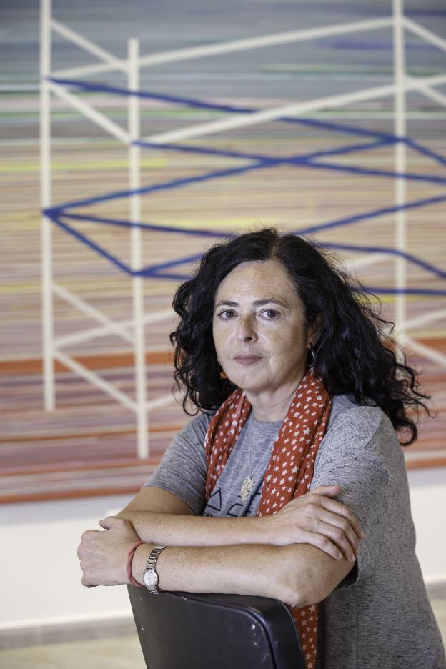 «La pintura abstracta es intuitiva, te permite buscar lo casual y desaprender»