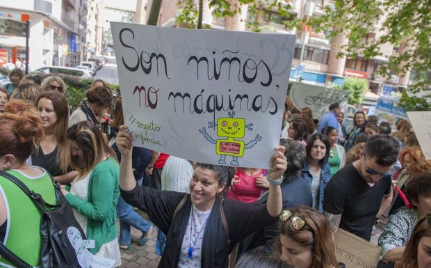 La Junta de Personal abre el camino para la batalla judicial contra el calendario escolar