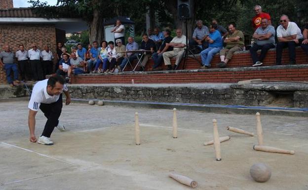 Óscar González sigue en racha y gana el Memorial Ángel Martínez en Ojedo