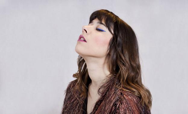 Chloé Bird y su paso de gigante con forma su nuevo disco