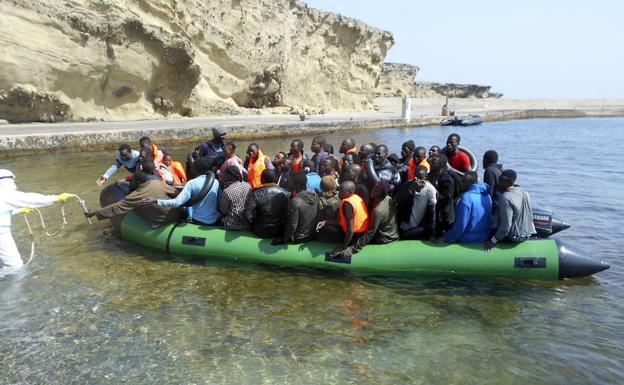 Los inmigrantes llegados por mar a España han subido un 163% respecto al pasado año