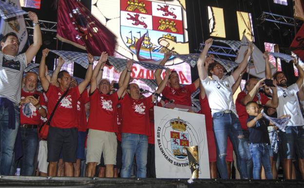 Los santoñeses se entregan a la Virgen de Puerto