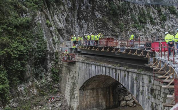 Vuelven los cortes de tráfico en horario nocturno en la carretera del Desfiladero