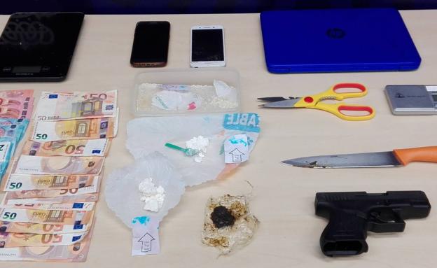 Detenida una pareja por vender cocaína en Corbán