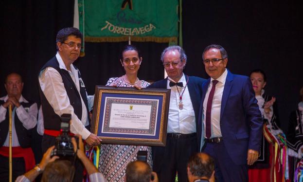 El Coro Ronda Garcilaso recibe la Medalla de Oro de Torrelavega