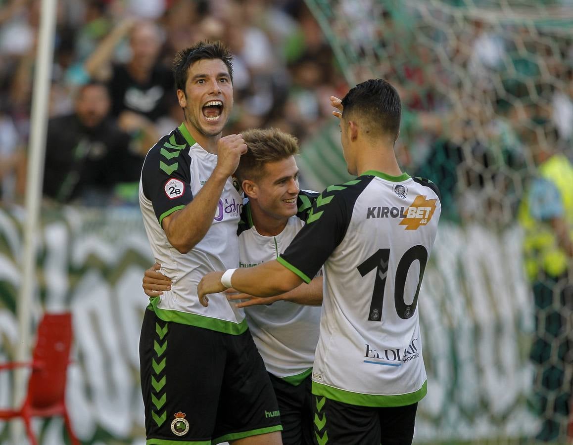 Goleada del Racing ante el Arenas en casa