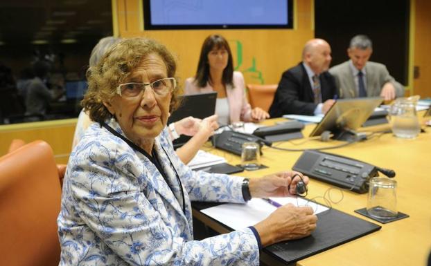 Carmena aborda con Iglesias su candidatura a la reelección en Madrid