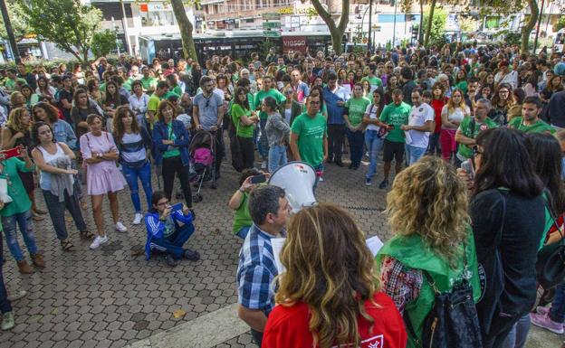 Los colegios suprimen este curso las actividades extraescolares por el conflicto con Educación