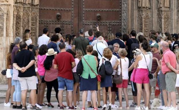 El gasto en turismo de los españoles se dispara un 44% en cinco años