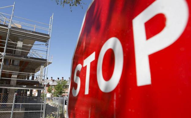 Detenido en Camargo tras saltarse un stop en Santander y huir de la Policía