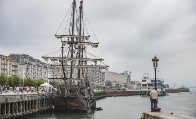 El Galeón Andalucía atraca en Santander y se puede visitar hasta el domingo