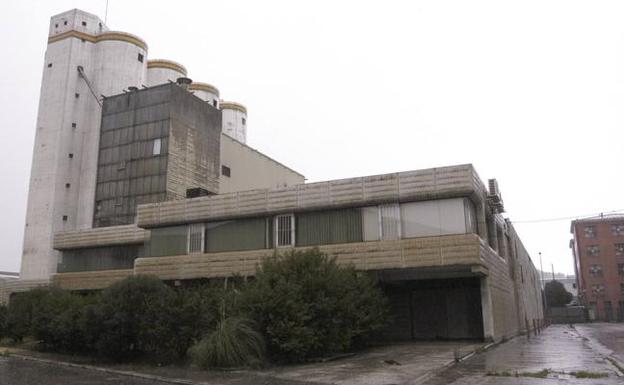 Destruida una obra del arquitecto Miguel Fisac en la demolición de los silos del Puerto