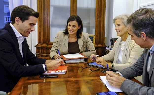 PSOE Santander pide bajar y congelar los impuestos y PP le responde que trabaja en ello