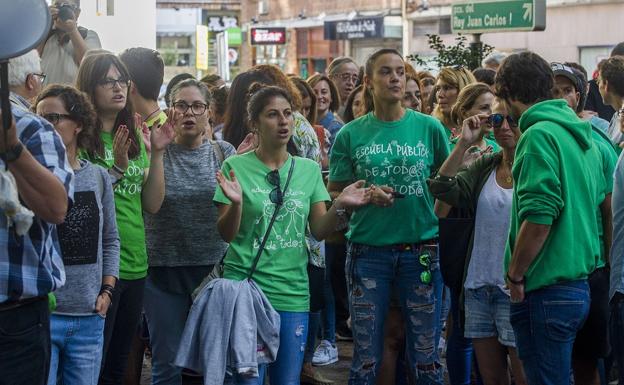 Los profesores cántabros deciden hoy si convocan una nueva huelga el día 20 y Mañanes apela a su «responsabilidad»