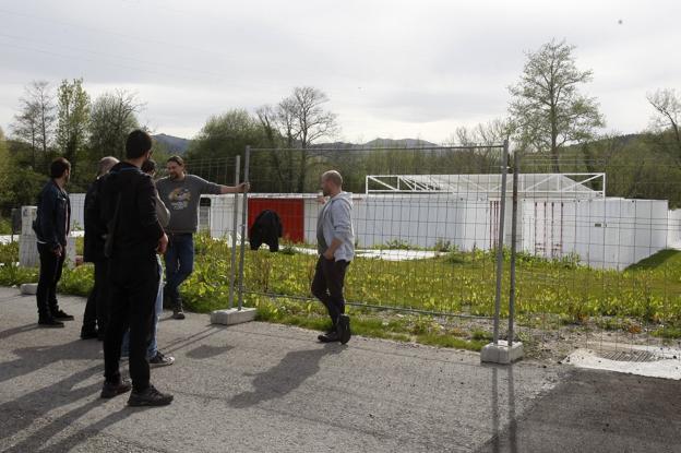 Los locales de ensayo de Torrelavega inician su actividad pese a los problemas de insonorización