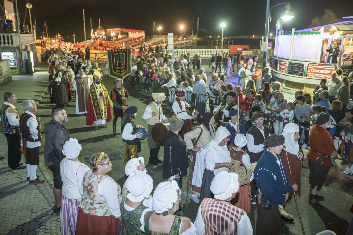 Carlos V desembarca en Laredo