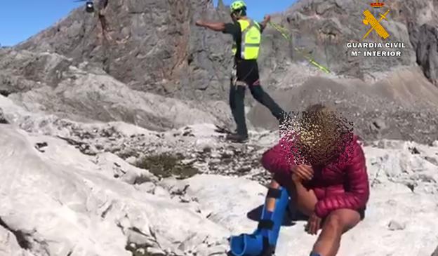 Rescatan a una senderista accidentada a 2.300 metros de altura en Picos de Europa