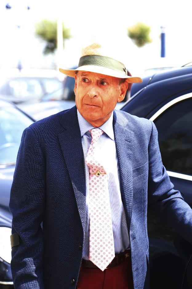 Penagos propone a sus vecinos rendir homenaje a Hormaechea