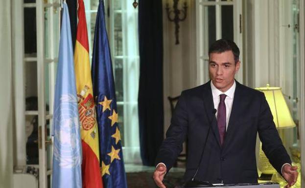 Pedro Sánchez convierte a Dolores Delgado en víctima de «un corrupto» y avisa de que no acepta «chantajes»