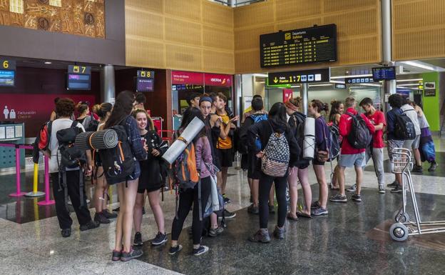 Ryanair modifica sus planes ante la huelga y suspende el vuelo de Santander con Bruselas