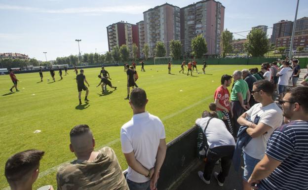 La Federación Cántabra ha encargado un estudio para levantar un graderío en el campo 3 de las Instalaciones Nando Yosu