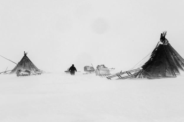 Las fotografías de Eduardo Lostal en los confines de la supervivencia